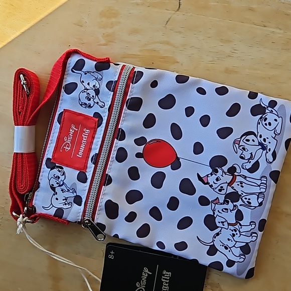 DISNEY DALMATIONS PASSPORT BAG - Picture 6 of 11